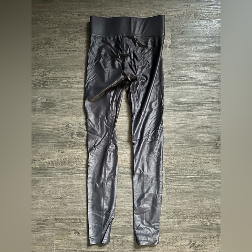 Carbon 38 Takara Shine Legging in Charcoal size x-small - Picture 2 of 3